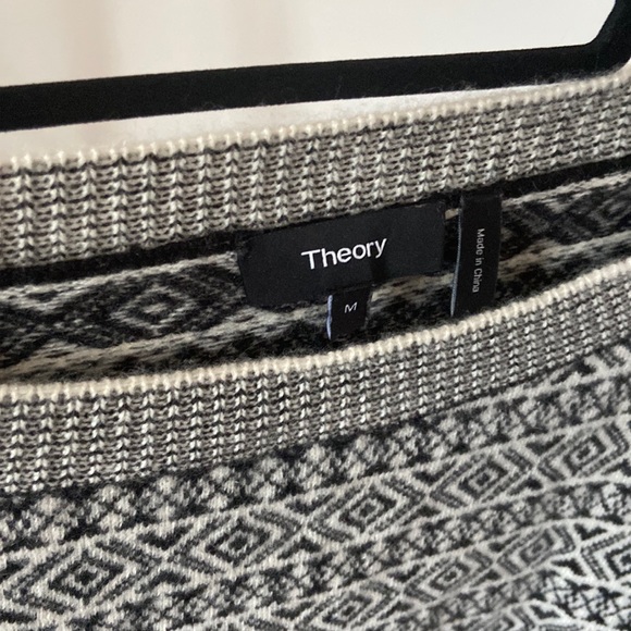 Theory Sweater - Picture 2 of 3